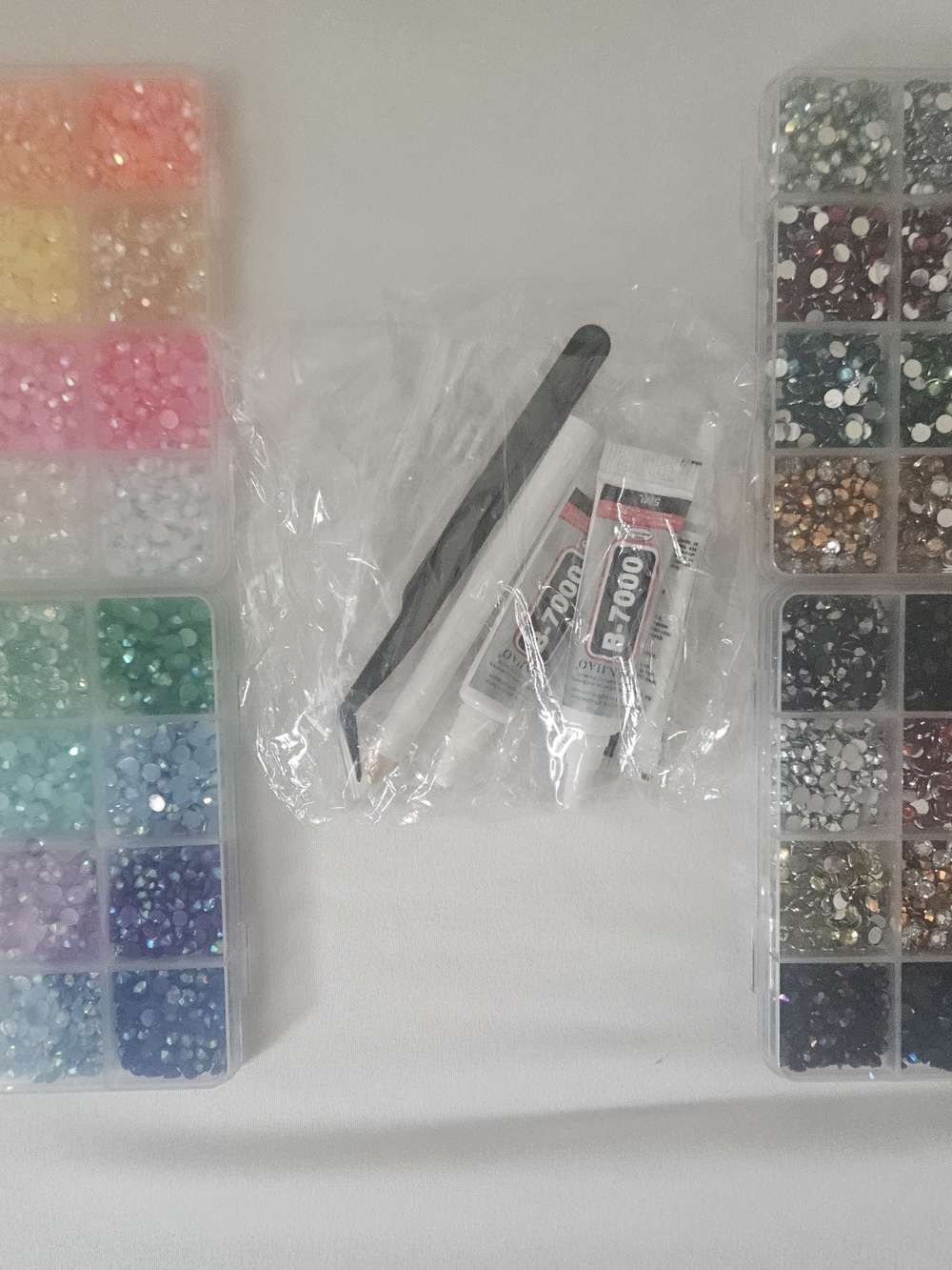 Crystal Rhinestone Application Kit with Tweezers and Glue - White